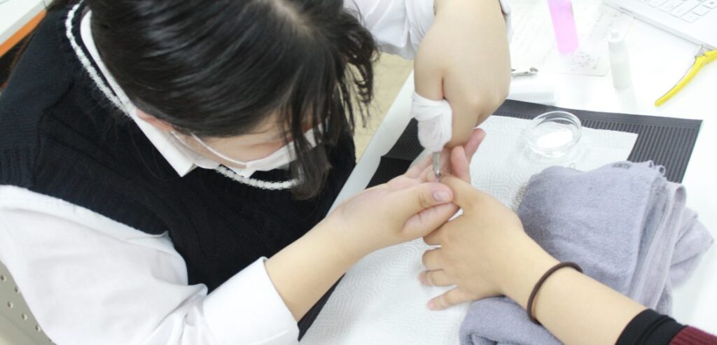 今週末はいよいよ本番！ネイル検定に向けて練習中